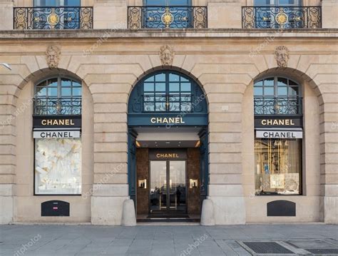 Negozi di abbigliamento Chanel nella città di Parigi 